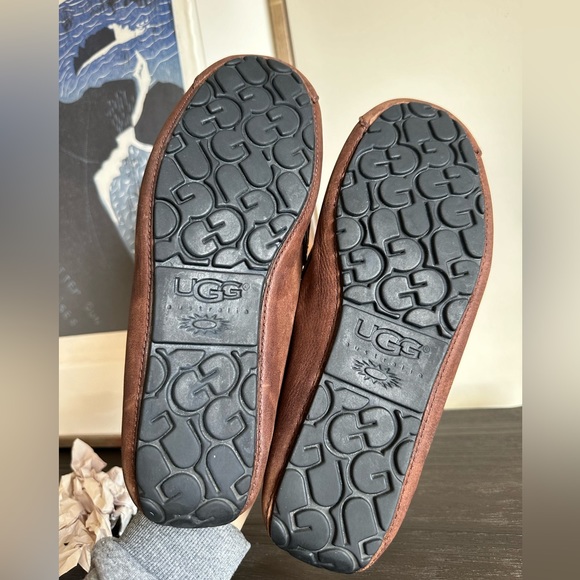 Men’s Ugg Hunley Moccasin Shoes - Picture 6 of 6